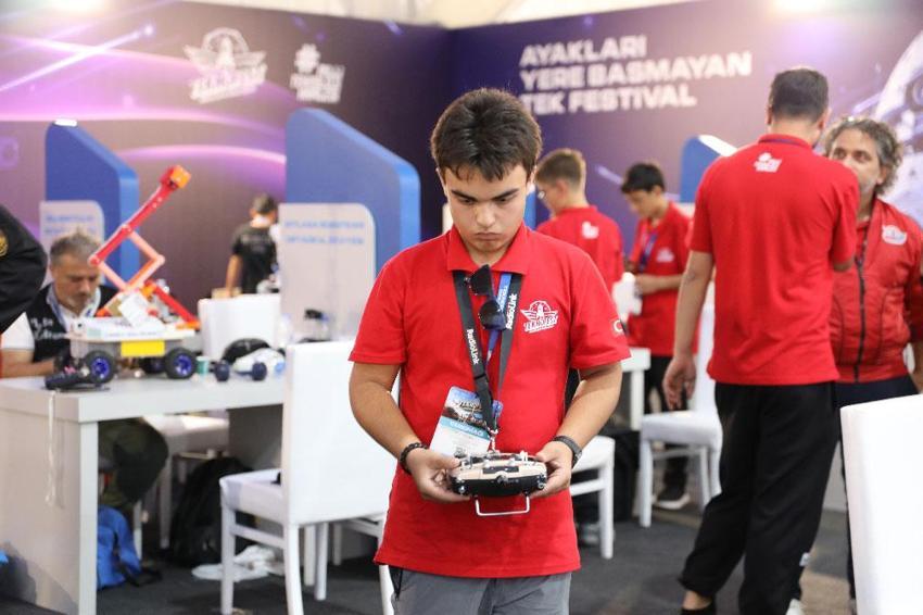 Şanlıurfa’da TEKNOFEST heyecanı! Yerli ve milli DENEYAP kart ile görev aracı geliştirdiler