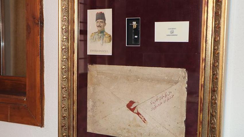 Atatürk'ün damak kalıbından Enver Paşa'nın dişine kadar her şey var: Tarihi konaktaki eşsiz eserler görenleri hayran bırakıyor!
