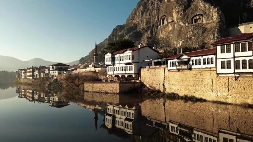 Amasya'da 'rüya şehir' projesi: Harşena Dağı ve Yalıboyu Evleri'nin ışıklandırma sistemi yenilendi!
