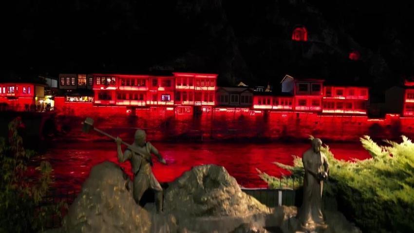 Amasya'da 'rüya şehir' projesi: Harşena Dağı ve Yalıboyu Evleri'nin ışıklandırma sistemi yenilendi!