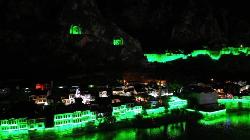 Amasya'da 'rüya şehir' projesi: Harşena Dağı ve Yalıboyu Evleri'nin ışıklandırma sistemi yenilendi!