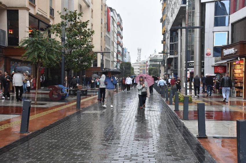 Sağanak yağış ve fırtına kuvvetli geliyor! Meteoroloji'den 4 il için sarı kodlu uyarı