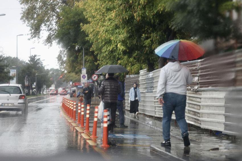 Sağanak yağış ve fırtına kuvvetli geliyor! Meteoroloji'den 4 il için sarı kodlu uyarı