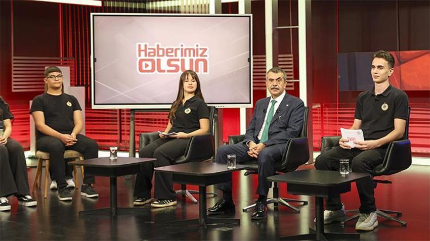 Bakan Tekin, Demirören Medya ve Teknoloji MTAL'i ziyaret etti, öğrencilerin sorularını yanıtladı