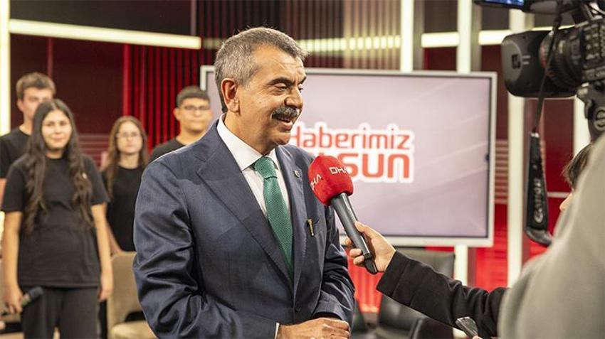 Bakan Tekin, Demirören Medya ve Teknoloji MTAL'i ziyaret etti, öğrencilerin sorularını yanıtladı