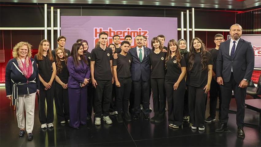 Bakan Tekin, Demirören Medya ve Teknoloji MTAL'i ziyaret etti, öğrencilerin sorularını yanıtladı