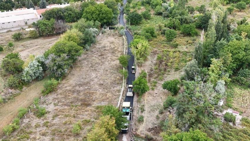 Kış gelmeden çalışmalar hızlandı! 2 bin 500 ton asfalt seriliyor