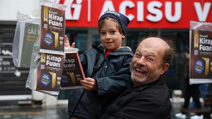 Türkiye’de sadece Kocaeli yapıyor: Ağaçlar kitap açtı! Başkan Büyükakın: Kültür ve sanatta standartları belirleyen şehir olacağız