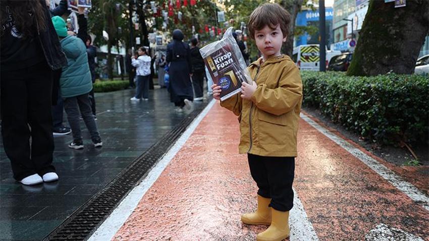 Türkiye’de sadece Kocaeli yapıyor: Ağaçlar kitap açtı! Başkan Büyükakın: Kültür ve sanatta standartları belirleyen şehir olacağız