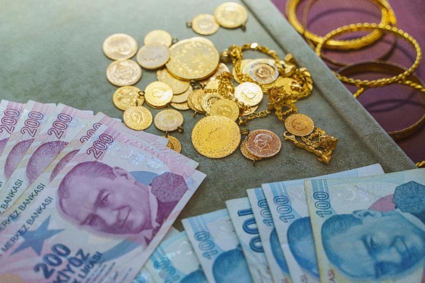 Altın fiyatlarındaki sert düşüşler vatandaşı küstürdü: Yatırımcı beklemeye geçti