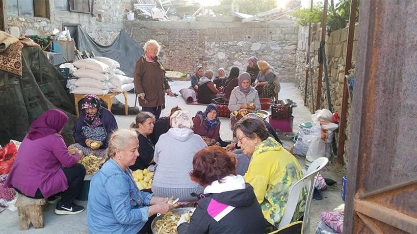 Nüfusunun 3 katı misafir ağırladılar! Köy halkı el ele verdi, 5 bin kişiye sofra kurdu: Edremit’te imece destanı!