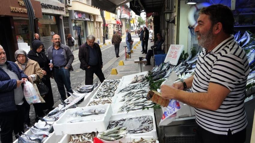Karadeniz'de palamut bolluğu: Fiyatlar yarı yarıya düştü, tanesi 50 TL'den kapış kapış gidiyor!