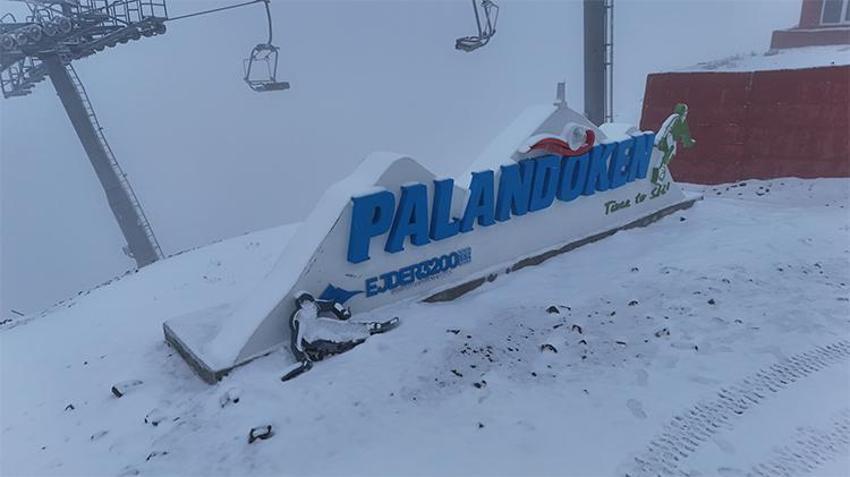 Kayakseverlere müjde! Palandöken beyaza büründü: Zirvede kar kalınlığı 10 santimetreye ulaştı