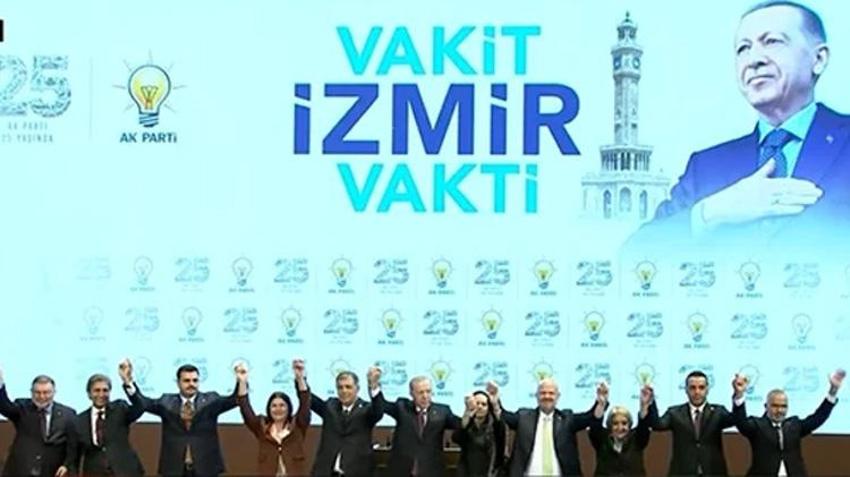 SON DAKİKA: İzmir Büyükşehir Belediye Başkanı Cemil Tugay AK Parti'ye geçti! Tugay'a AK Parti rozetini Cumhurbaşkanı Erdoğan taktı
