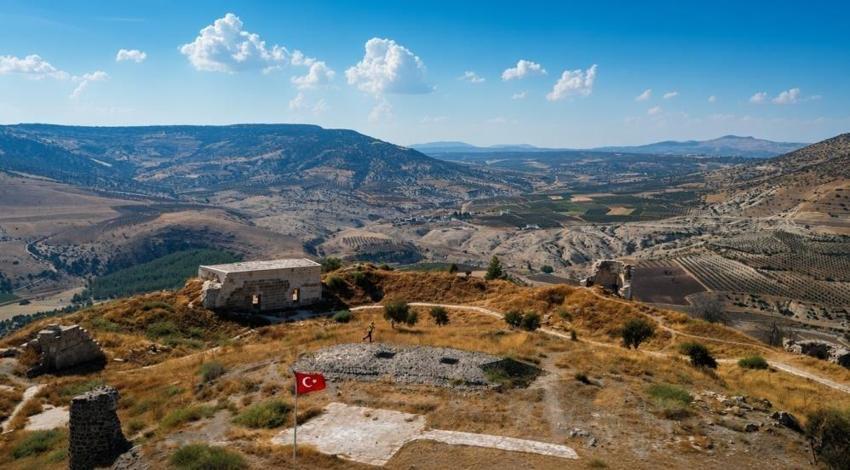 255 basamak çıkılıyor, manzarası büyülüyor: Kilis’in gizli kalmış kalesi