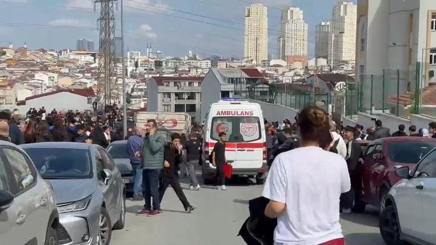 ESENYURT SEZAİ KARAKOÇ ANADOLU LİSESİ'NDE BIÇAKLI SALDIRI | Yaralı öğrenciler var! İşte olayın detayları