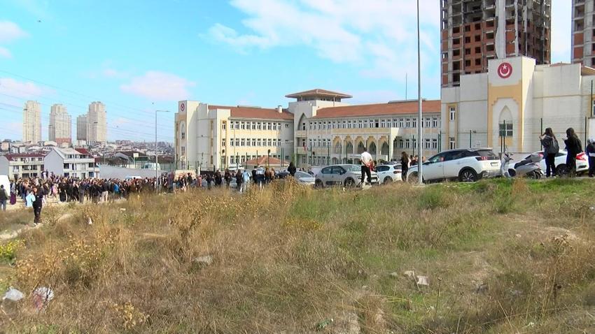 ESENYURT SEZAİ KARAKOÇ ANADOLU LİSESİ'NDE BIÇAKLI SALDIRI | Yaralı öğrenciler var! İşte olayın detayları