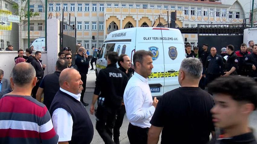 ESENYURT SEZAİ KARAKOÇ ANADOLU LİSESİ'NDE BIÇAKLI SALDIRI | Yaralı öğrenciler var! İşte olayın detayları
