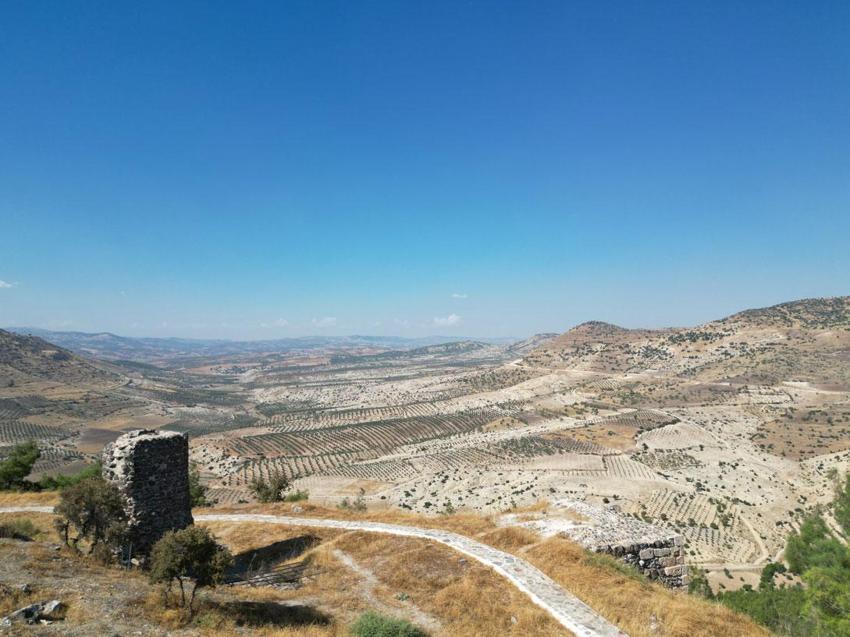 Ravanda Kalesi'ne yüzlerce basamakla ulaşılıyor, manzarası hayran bırakıyor