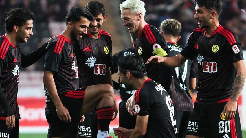 Eskişehirspor 4 golle turlardı! Hasan Kaya'nın golleri gündem oldu