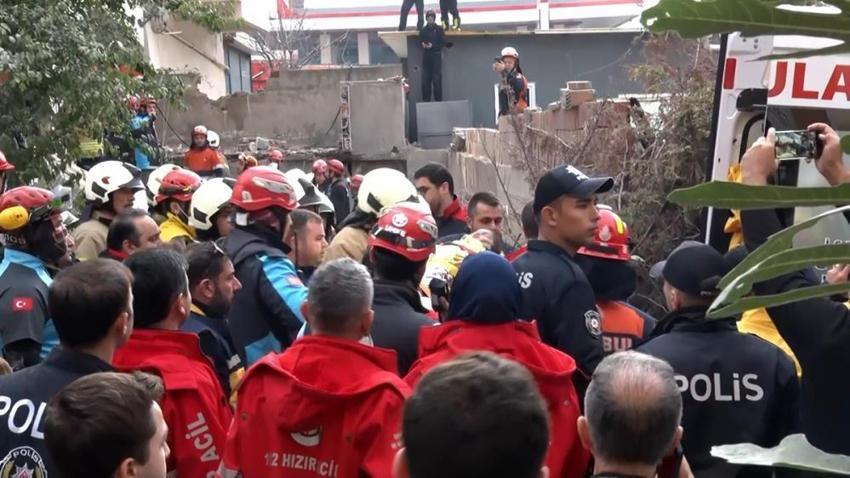 SON DAKİKA: MALTEPE'DE BİNA ÇÖKTÜ | Maltepe Cevizli'deki bina neden çöktü, ölü var mı, kaç kişi yaralandı? Doğu Sokak'ta son durum