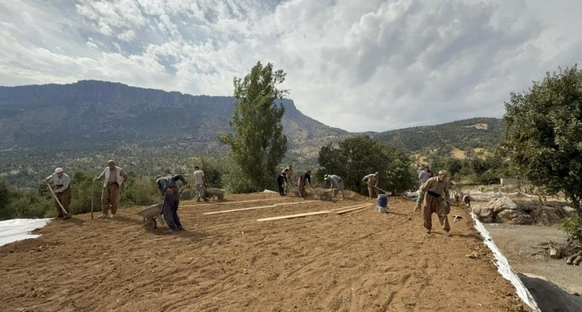 Anadolu'nun kaybolmaya yüz tutan geleneği Hakkari'de can buldu: Mahalle imamı çağrı yaptı, tüm ilçe seferber oldu!