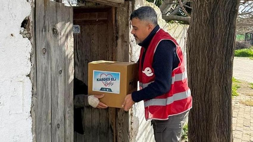 Efeler Belediyesi'nden sosyal belediyecilikte dev adım: Eğitimden gıdaya tüm hizmetler vatandaşın ayağına gidiyor!