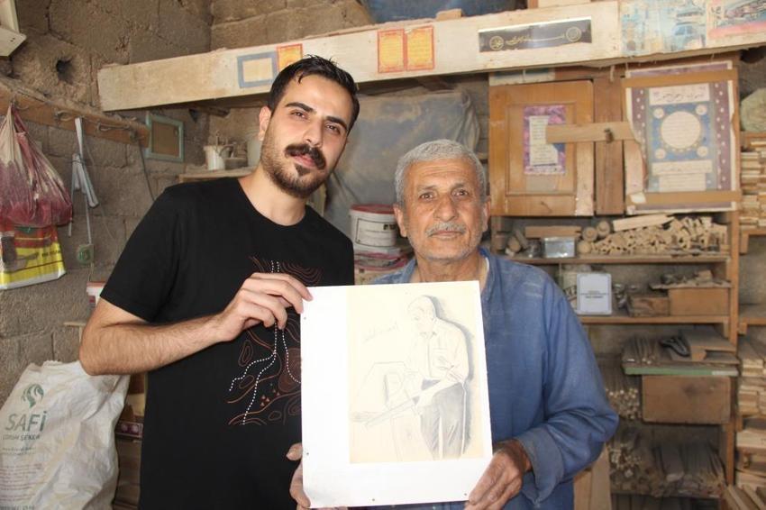 Cizre'de yüzleri güldüren proje! Unutulmaya yüz tutan meslek ustalarını karakalem çalışmasıyla resmediyor