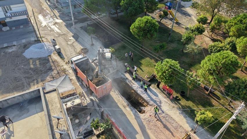 Manisa'da kronikleşen altyapı sorunu tarihe karışıyor: 400 metrelik dev hat yenilemesinde son 20 metre!