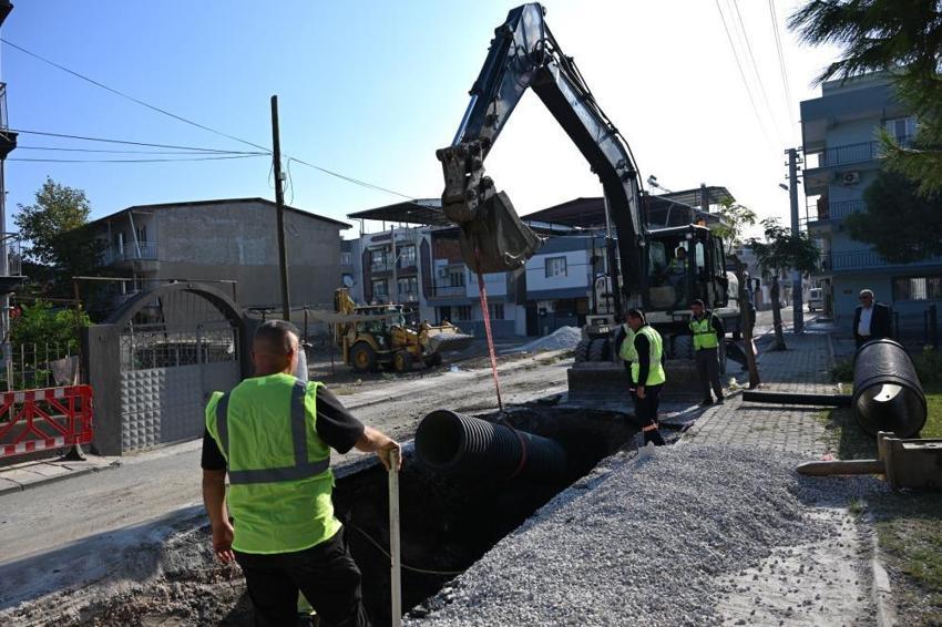 Manisa'da kronikleşen altyapı sorunu tarihe karışıyor: 400 metrelik dev hat yenilemesinde son 20 metre!