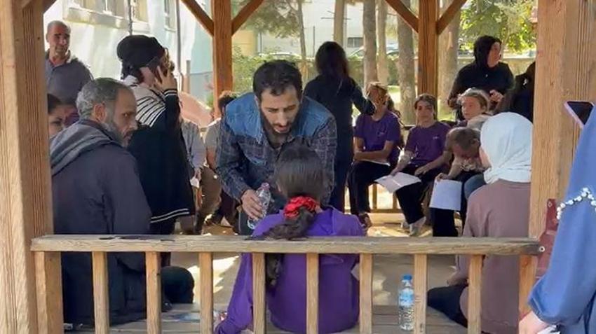 Bursa'daki bir ortaokulda zehirlenme şüphesi! 12 öğrenci hastaneye kaldırıldı
