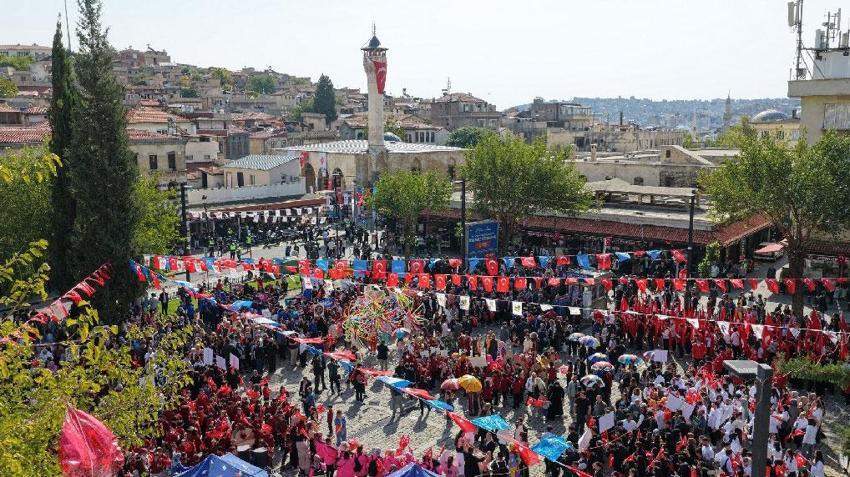 Gaziantep Gastronomi Festivali GastroAntep renkli kortej ile başladı