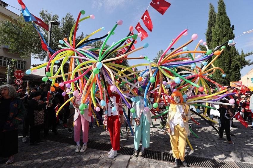 Gaziantep Gastronomi Festivali GastroAntep renkli kortej ile başladı