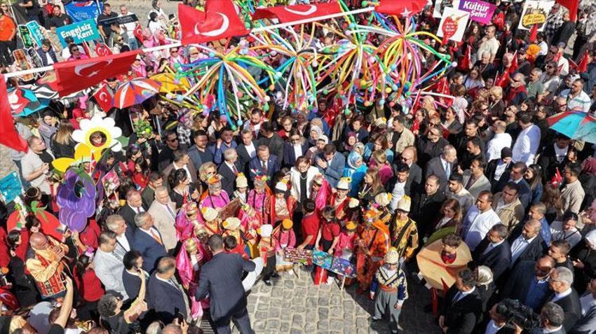 Gaziantep Gastronomi Festivali GastroAntep renkli kortej ile başladı