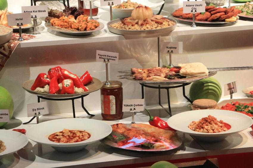 Uluslararası Adana Lezzet Festivali'nin gala gecesi düzenlendi