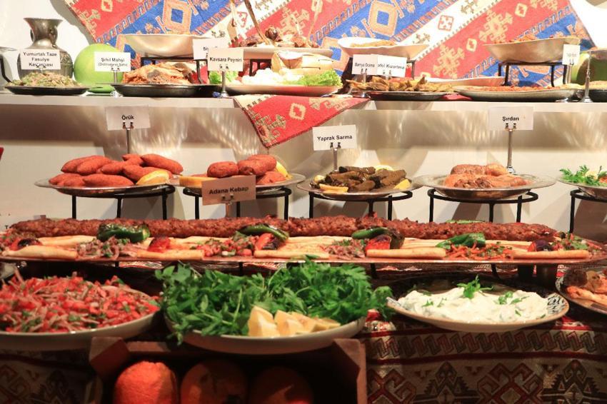 Uluslararası Adana Lezzet Festivali'nin gala gecesi düzenlendi