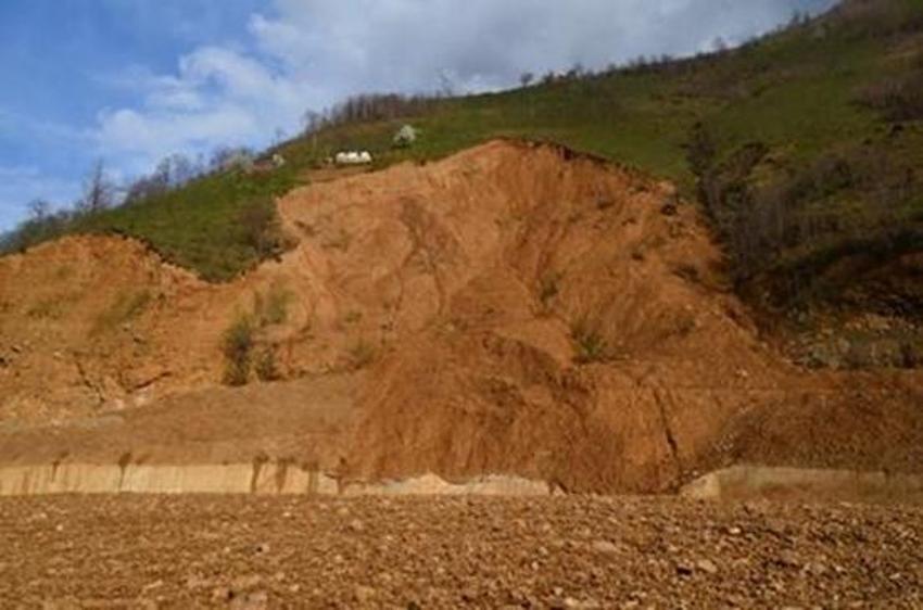 Doğu Karadeniz'de heyelan alarmı: Çay ve fındık bahçeleri tetikliyor, acil tedbir alınmalı!