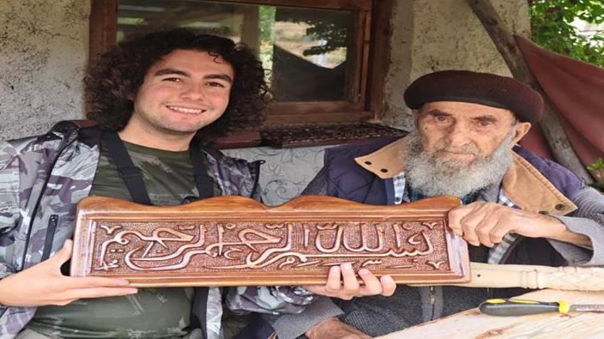 93 yaşında, 60 yıldır yapıyor! Ürettiği bastonları tek kuruş almadan hediye ediyor