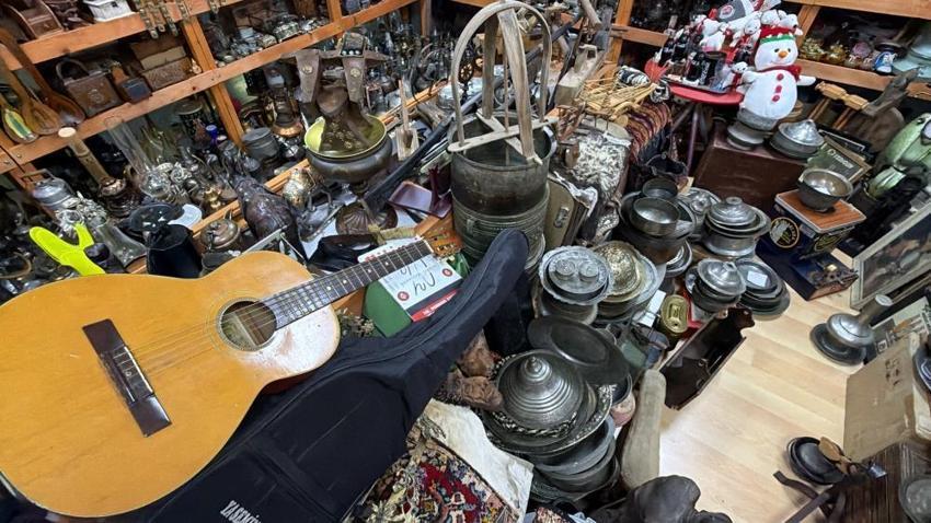 Bolu’da emekli oldu, 30 bin antika biriktirdi! Dükkanı gören geçmişe yolculuk yapıyor