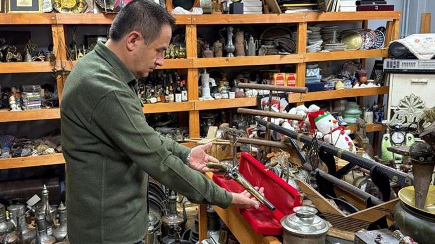 Bolu’da emekli oldu, 30 bin antika biriktirdi! Dükkanı gören geçmişe yolculuk yapıyor