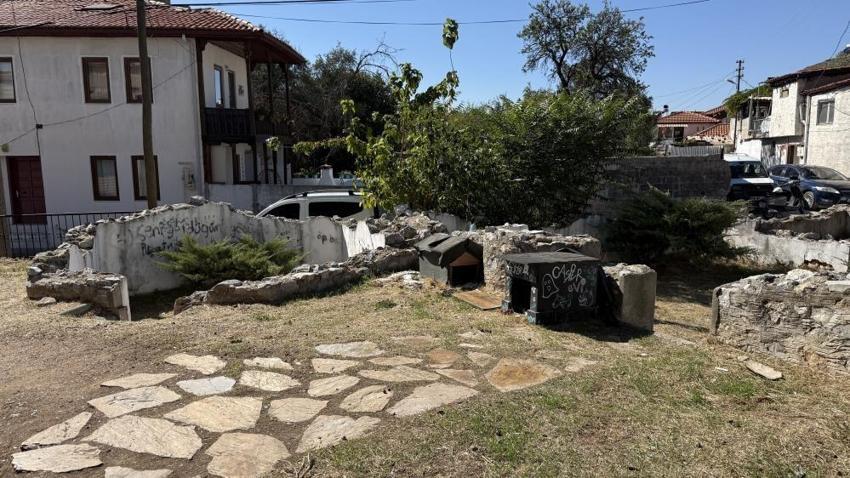 Muğla'da 454 yıllık tarih çöplerin arasında kaldı: Bir profesörün koruma çağrısı