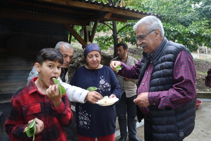 Adana'da 12 saatlik meşakkatli mesai başladı: Kilosu 500 liradan satılıyor!