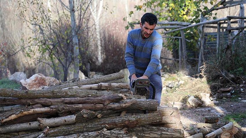 Soğuklar başladı, hazırlıklar hızlandı: Erzincan’da köylünün zorlu kış mesaisi