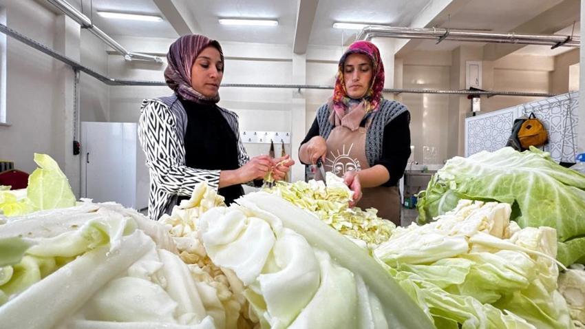 Ata tohumuyla yetiştirip doğal antibiyotik üretiyorlar! Hastalanan bir bardak içiyor: Talep yağıyor