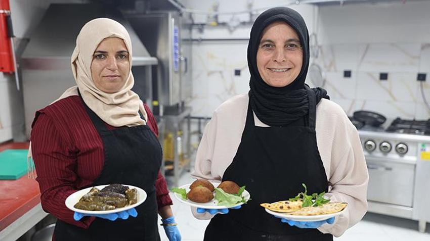 Mardinli kadın devlet desteğiyle hayatını değiştirdi: Evinin bir odasında 3 kişiye yemek yaparken şimdi 300 kişiyi ağırlıyor