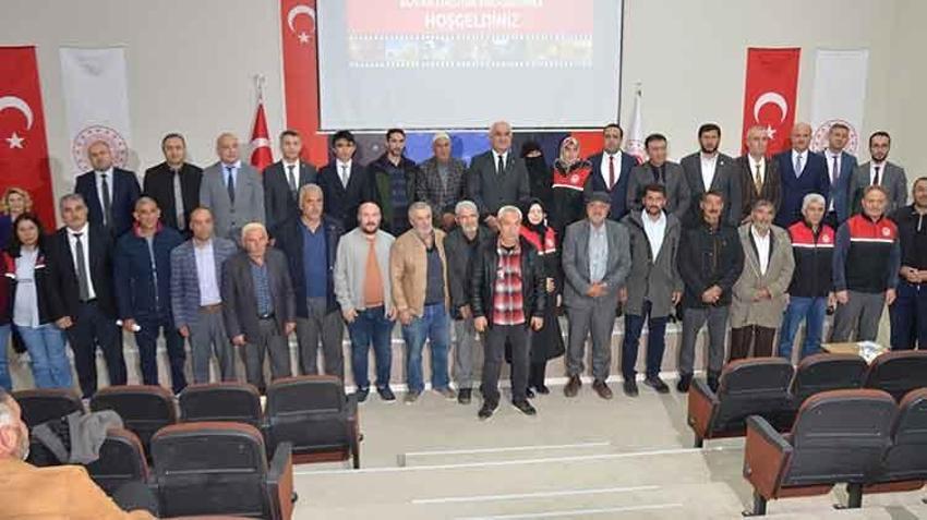 Muş'ta altın kanatlara yeni kovan desteği: 100 arıcıya 1000 kovan dağıtıldı, yıllık üretim 602 tona ulaştı!