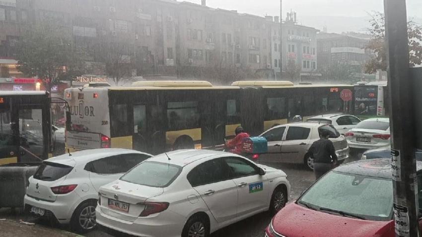 Meteoroloji'den Bursa’da sağanak ve fırtına uyarısı geldi: Rüzgar 80 kilometreye ulaşacak