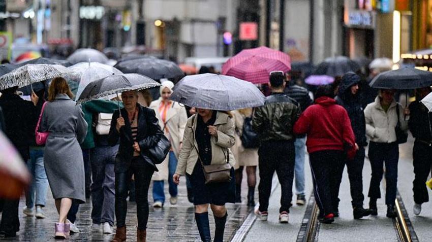 Yağışlar sürecek hava sıcaklıkları düşecek! Meteoroloji ve İçişleri Bakanlığı'ndan sağanak yağış ve fırtına uyarısı geldi