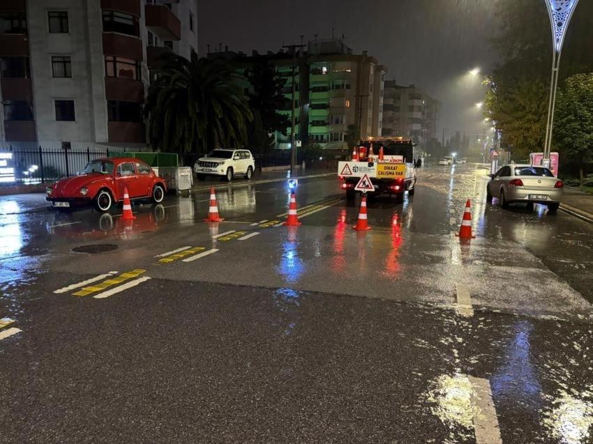 Kocaeli'de şiddetli sağanak sonrası ekipler seferber oldu: 1.702 ihbar ve talep kayda geçti