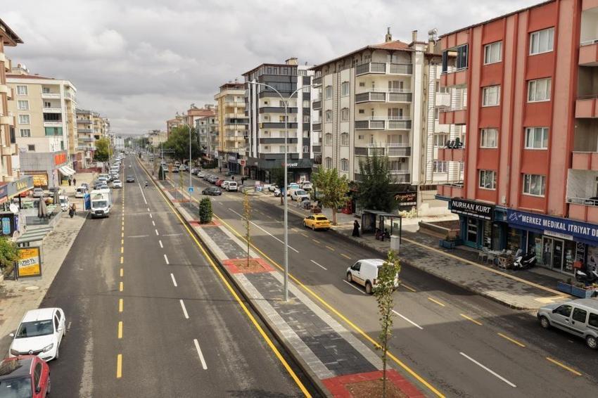 Gaziantep’te iki önemli cadde yenilendi! Trafikte konfor ve güvenlik artacak